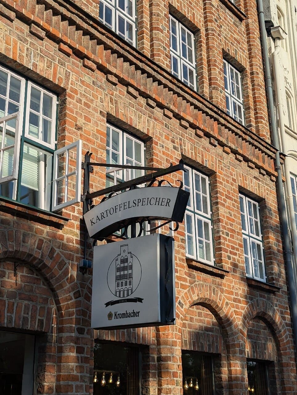 restaurant image 2